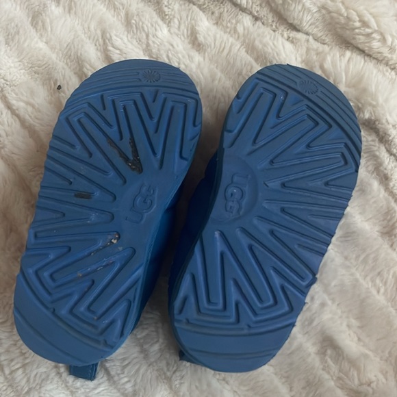 Kids Ugg Slip on shoe - Picture 4 of 5